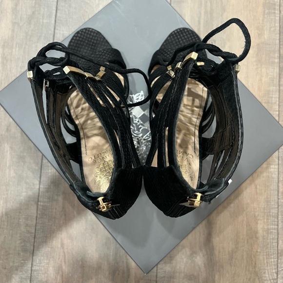 Vince Camuto Black Fish Skin Heels Size 9.5 - Picture 3 of 7